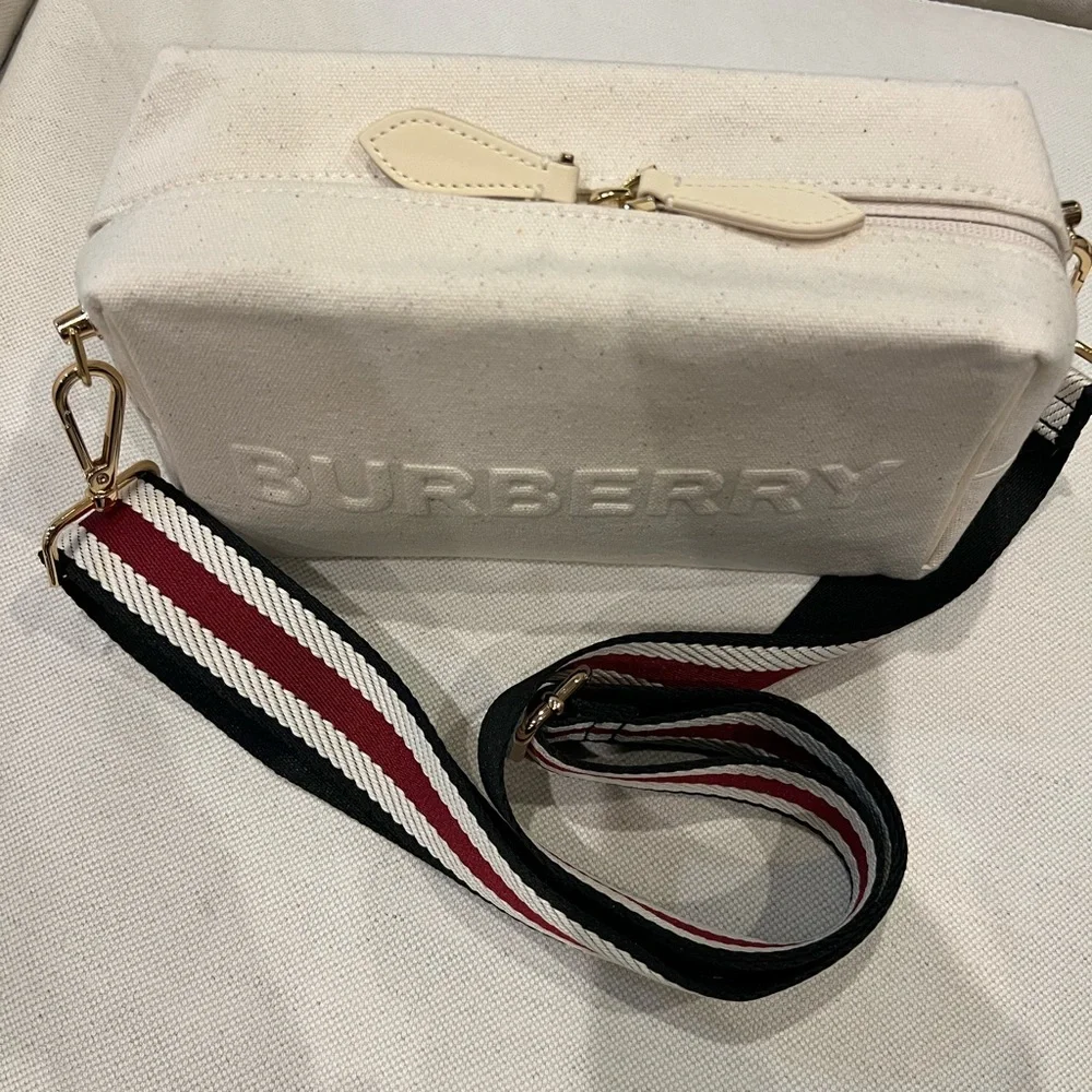 Burberry 🌟 authentic Dopp kit made crossbody NWT - Picture 2 of 5